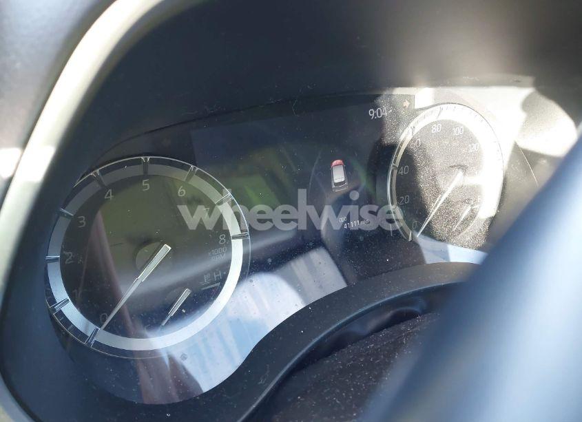 Photo 7 of 2021 Toyota Highlander XLE (VIN 5TDHZRBH3MS533317)