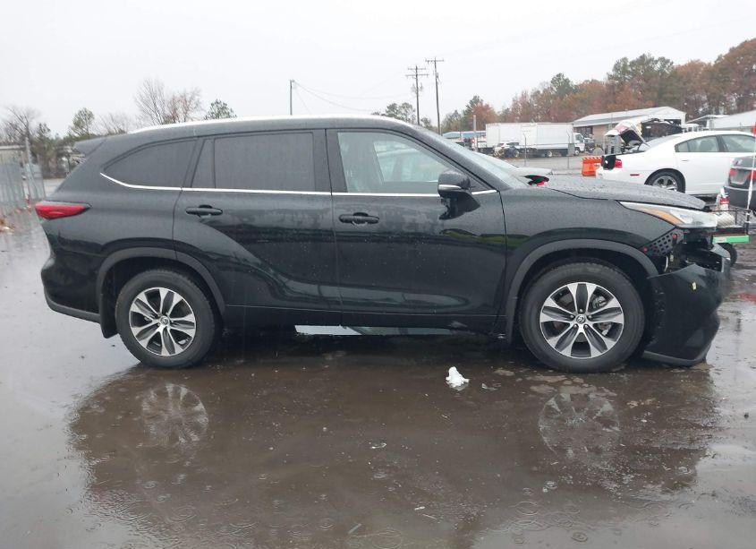Photo 14 of 2020 Toyota Highlander XLE (VIN 5TDHZRBH4LS509560)