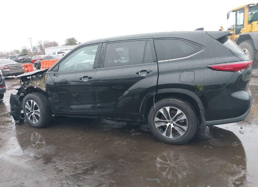 Photo 15 of 2020 Toyota Highlander XLE (VIN 5TDHZRBH4LS509560)