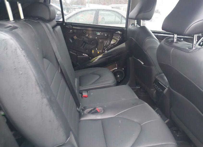 Photo 8 of 2020 Toyota Highlander XLE (VIN 5TDHZRBH4LS509560)