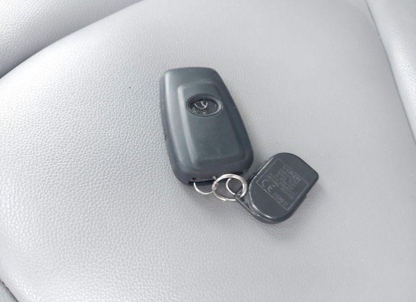 Photo 11 of 2021 Toyota Highlander XLE (VIN 5TDHZRBH4MS545993)