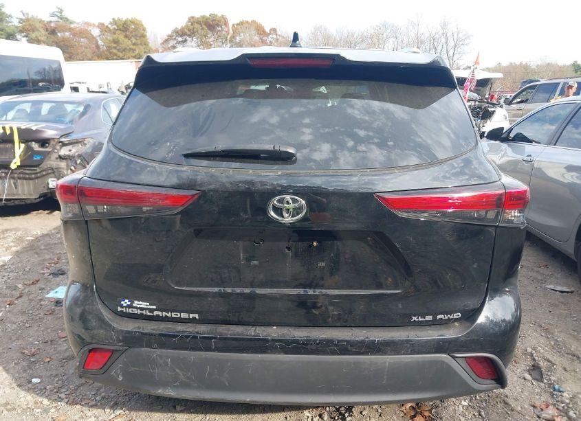 Photo 17 of 2021 Toyota Highlander XLE (VIN 5TDHZRBH4MS545993)