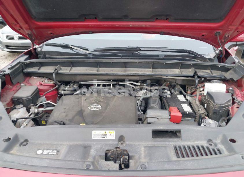 Photo 10 of 2021 Toyota Highlander XLE (VIN 5TDHZRBH5MS548241)