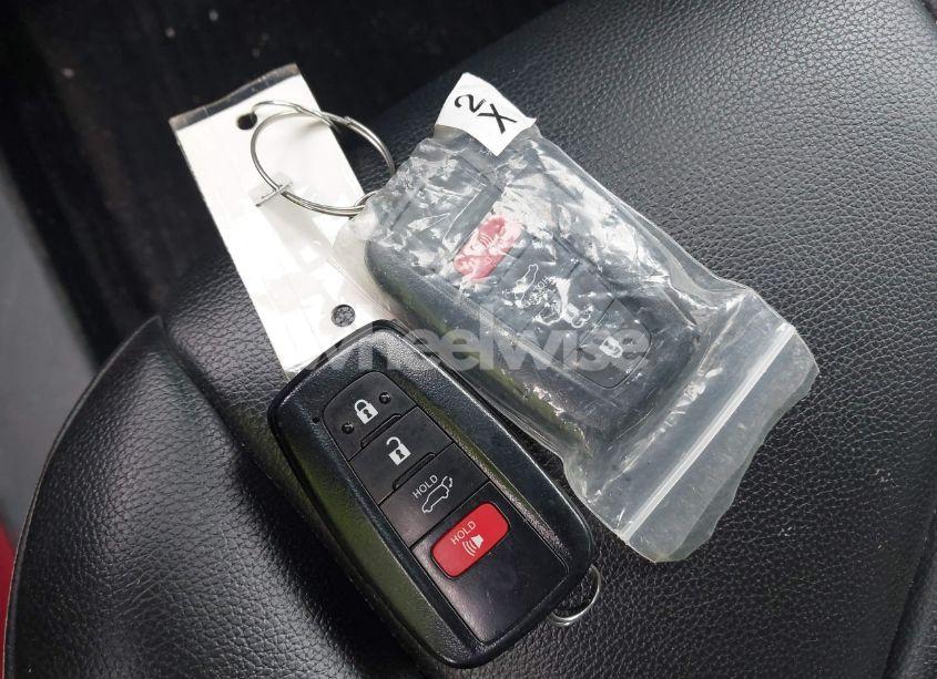 Photo 11 of 2021 Toyota Highlander XLE (VIN 5TDHZRBH5MS548241)