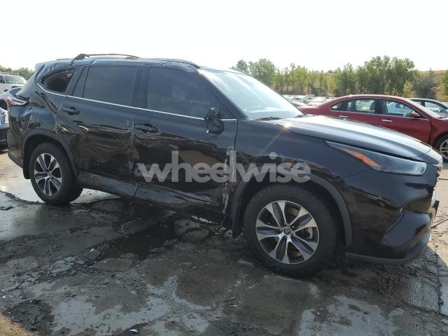 2022 TOYOTA HIGHLANDER XLE (VIN 5TDHZRBH6NS183053) main photo