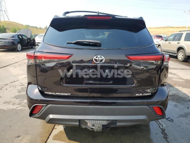 Photo 10 of 2022 TOYOTA HIGHLANDER XLE (VIN 5TDHZRBH6NS183053)