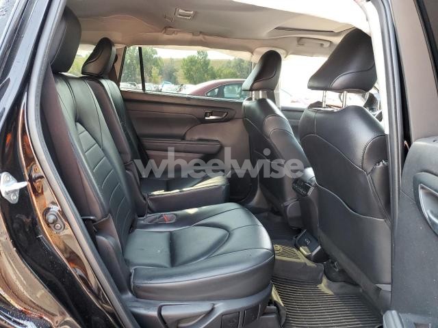 Photo 12 of 2022 TOYOTA HIGHLANDER XLE (VIN 5TDHZRBH6NS183053)