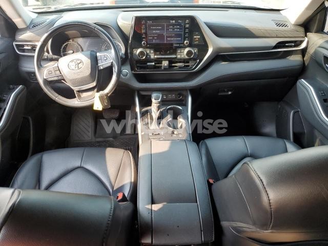 Photo 13 of 2022 TOYOTA HIGHLANDER XLE (VIN 5TDHZRBH6NS183053)