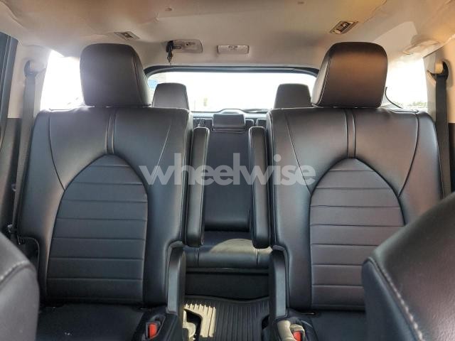 Photo 6 of 2022 TOYOTA HIGHLANDER XLE (VIN 5TDHZRBH6NS183053)