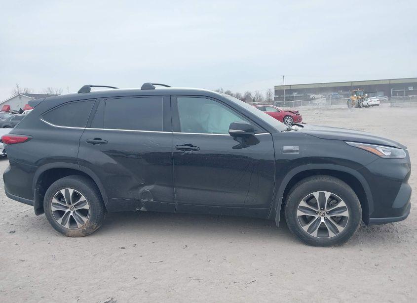 Photo 13 of 2020 Toyota Highlander XLE (VIN 5TDHZRBH7LS037600)