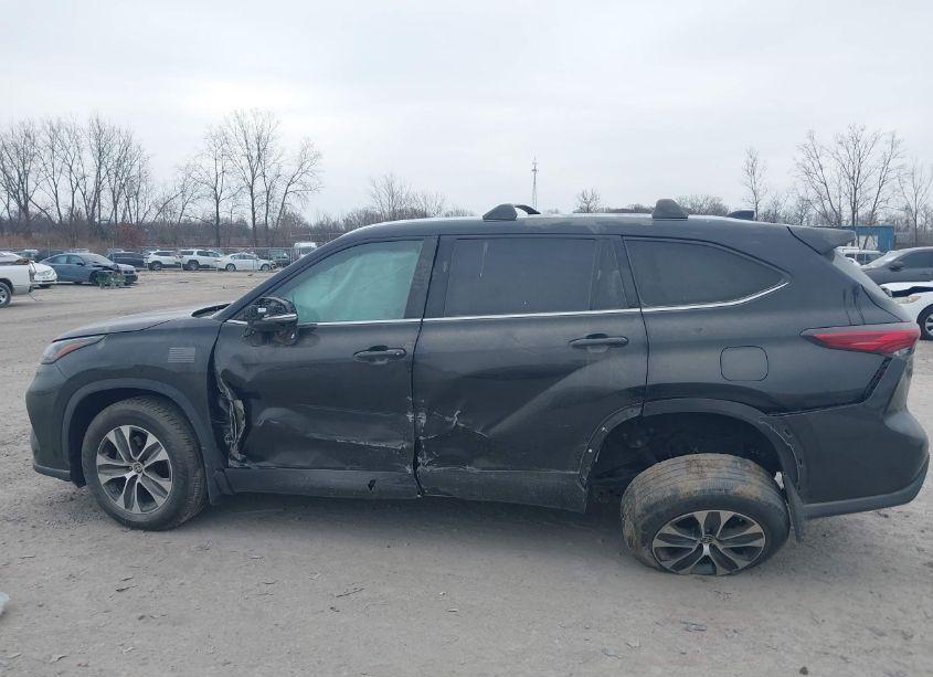 Photo 14 of 2020 Toyota Highlander XLE (VIN 5TDHZRBH7LS037600)