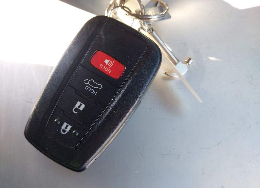 Photo 11 of 2020 Toyota Highlander XLE (VIN 5TDHZRBH7LS051996)