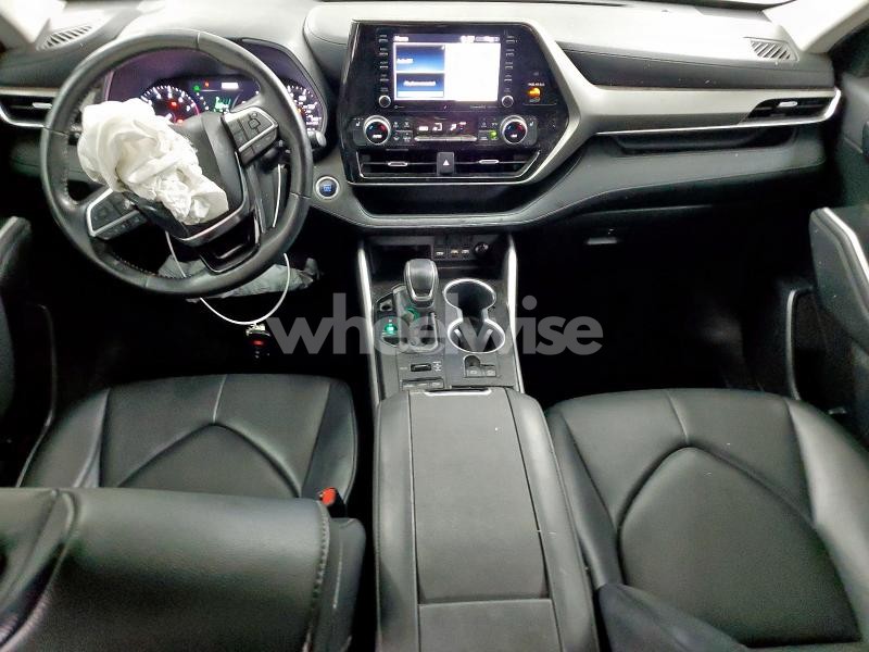 Photo 12 of 2021 TOYOTA HIGHLANDER XLE (VIN 5TDHZRBH7MS072199)