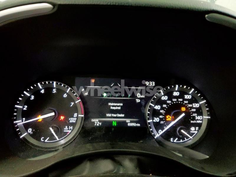 Photo 3 of 2021 TOYOTA HIGHLANDER XLE (VIN 5TDHZRBH7MS072199)