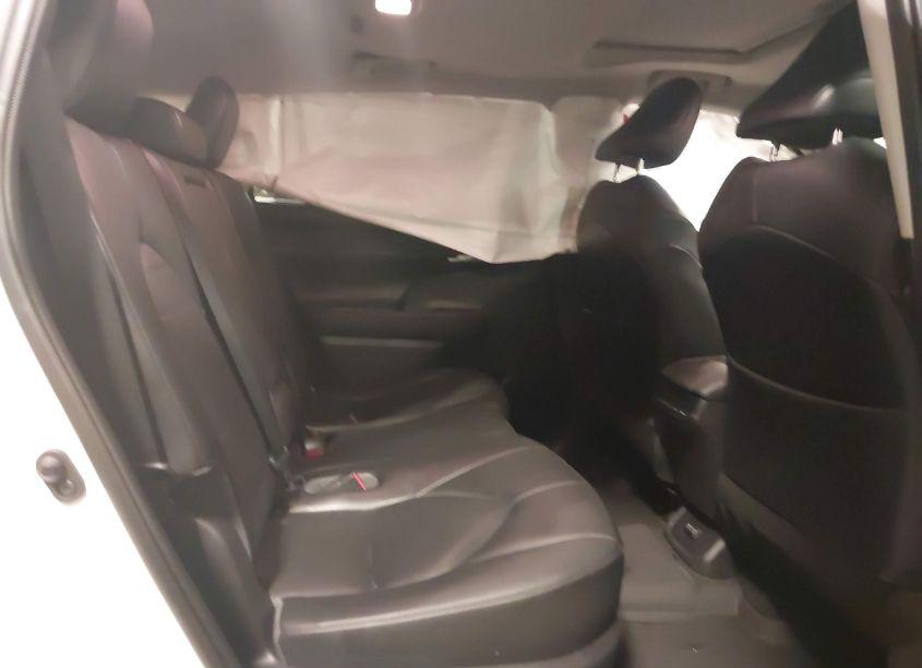 Photo 8 of 2021 Toyota Highlander XLE (VIN 5TDHZRBH7MS094994)