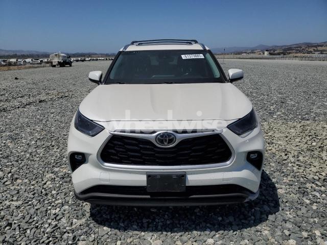 Photo 9 of 2021 TOYOTA HIGHLANDER XLE (VIN 5TDHZRBH7MS535362)