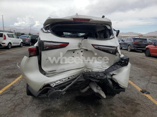 Photo 8 of 2021 TOYOTA HIGHLANDER XLE (VIN 5TDHZRBH7MS536124)