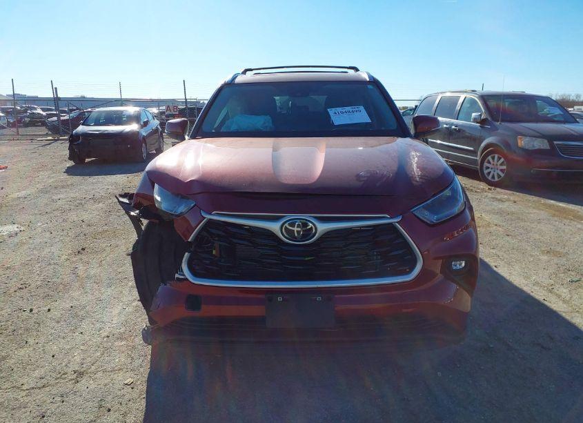 Photo 12 of 2021 Toyota Highlander XLE (VIN 5TDHZRBH7MS559225)