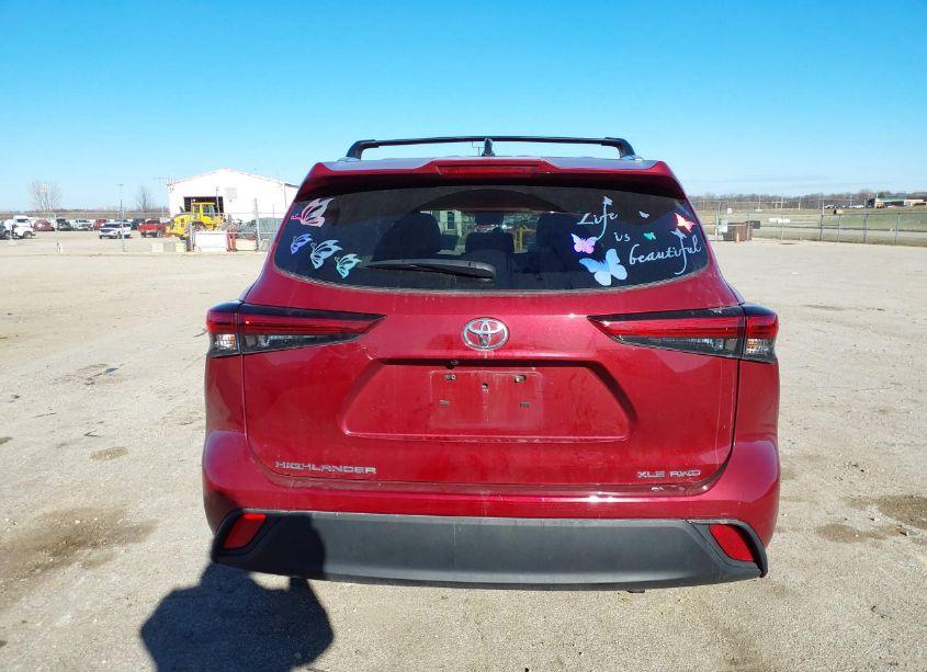 Photo 16 of 2021 Toyota Highlander XLE (VIN 5TDHZRBH7MS559225)