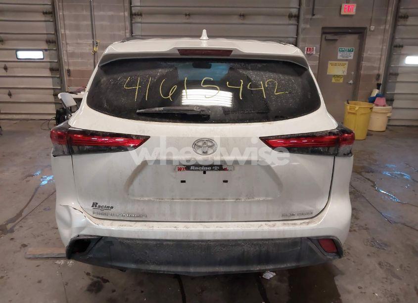 Photo 16 of 2020 Toyota Highlander XLE (VIN 5TDHZRBH8LS504541)