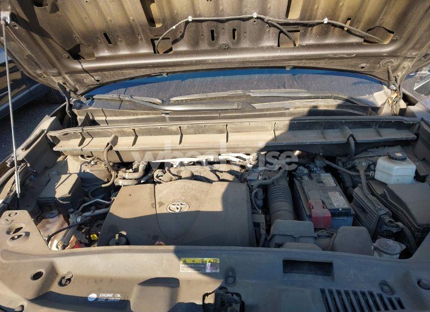 Photo 10 of 2021 Toyota Highlander XLE (VIN 5TDHZRBH8MS096916)