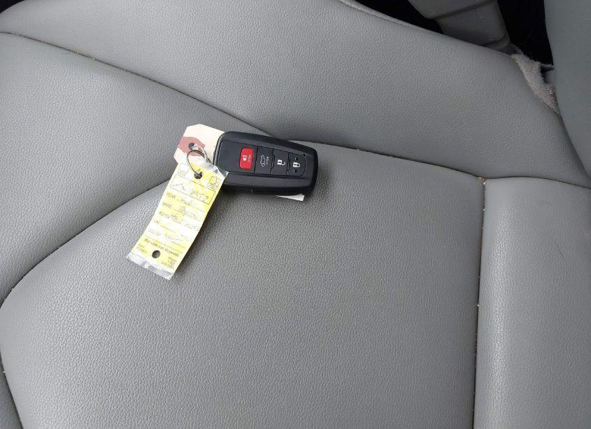 Photo 11 of 2021 Toyota Highlander XLE (VIN 5TDHZRBH8MS138517)