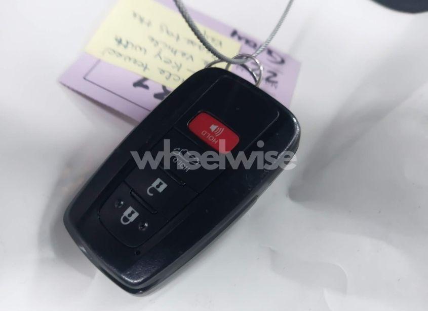 Photo 11 of 2022 Toyota Highlander XLE (VIN 5TDHZRBH8NS594485)