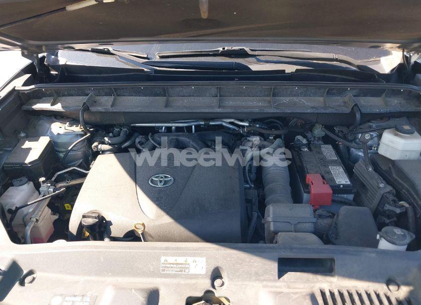 Photo 10 of 2020 Toyota Highlander XLE (VIN 5TDHZRBH9LS025884)