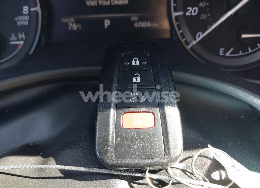 Photo 11 of 2020 Toyota Highlander XLE (VIN 5TDHZRBH9LS025884)