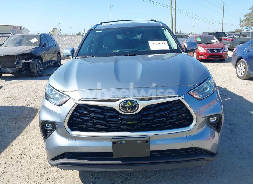 Photo 13 of 2020 Toyota Highlander XLE (VIN 5TDHZRBH9LS025884)