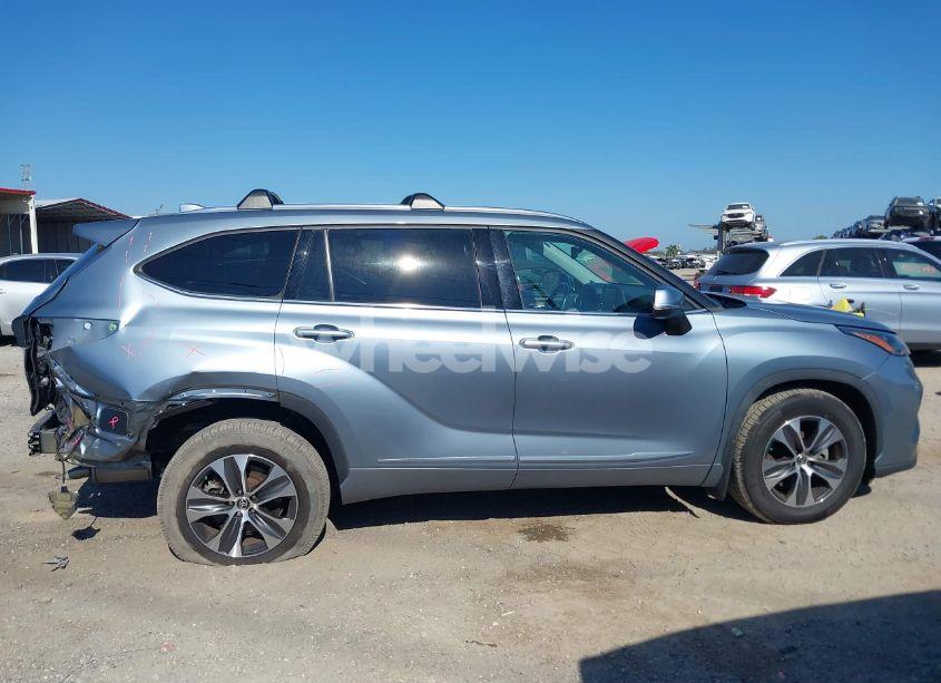 Photo 14 of 2020 Toyota Highlander XLE (VIN 5TDHZRBH9LS025884)