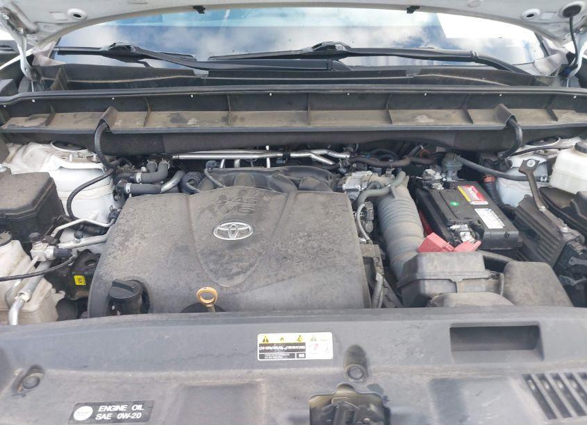 Photo 10 of 2020 Toyota Highlander XLE (VIN 5TDHZRBH9LS509442)