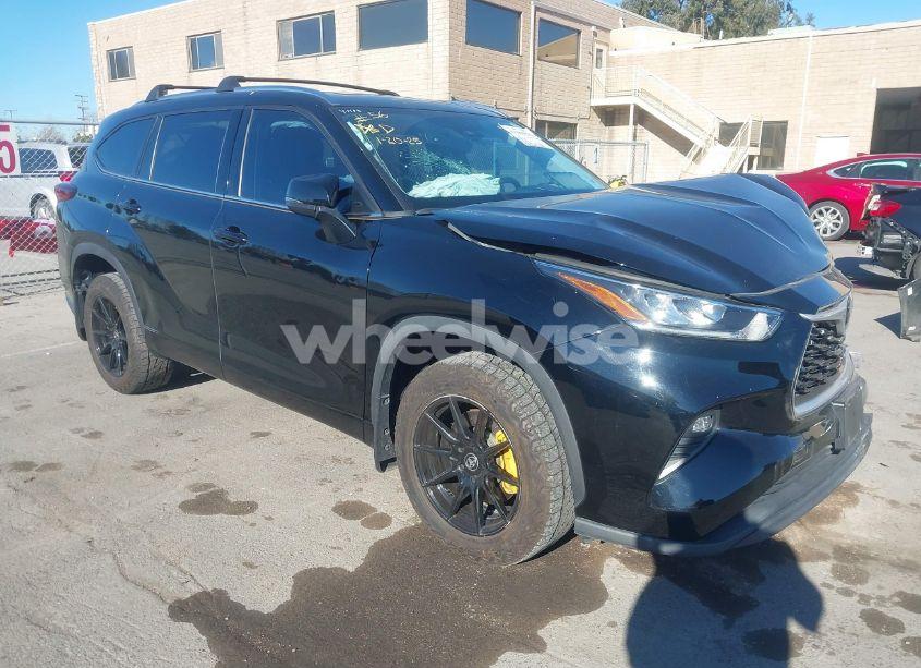2020 Toyota Highlander XLE (VIN 5TDHZRBH9LS510672) main photo