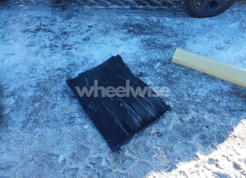 Photo 12 of 2021 Toyota Highlander XLE (VIN 5TDHZRBHXMS532357)