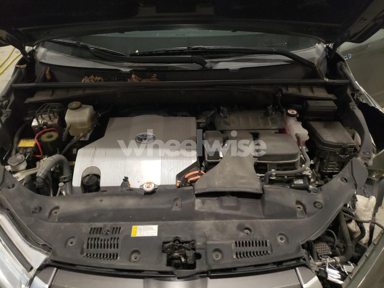 Photo 12 of 2019 TOYOTA HIGHLANDER HYBRID (VIN 5TDJGRFH0KS076125)