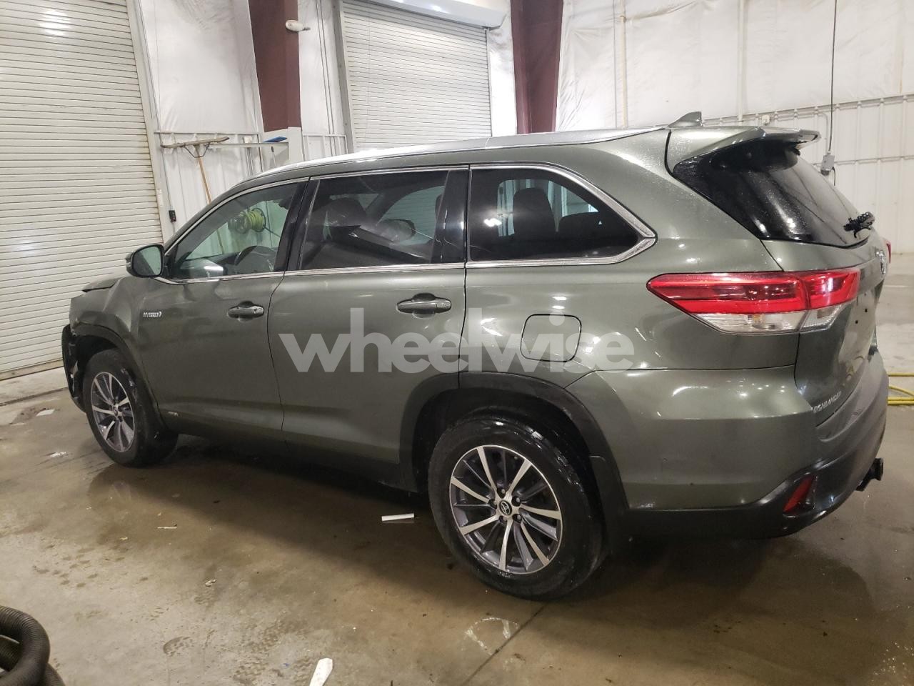 Photo 2 of 2019 TOYOTA HIGHLANDER HYBRID (VIN 5TDJGRFH0KS076125)