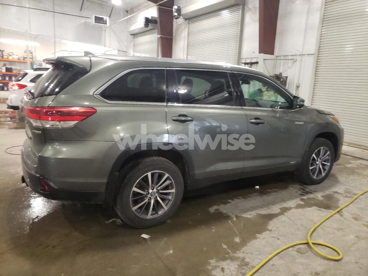 Photo 3 of 2019 TOYOTA HIGHLANDER HYBRID (VIN 5TDJGRFH0KS076125)