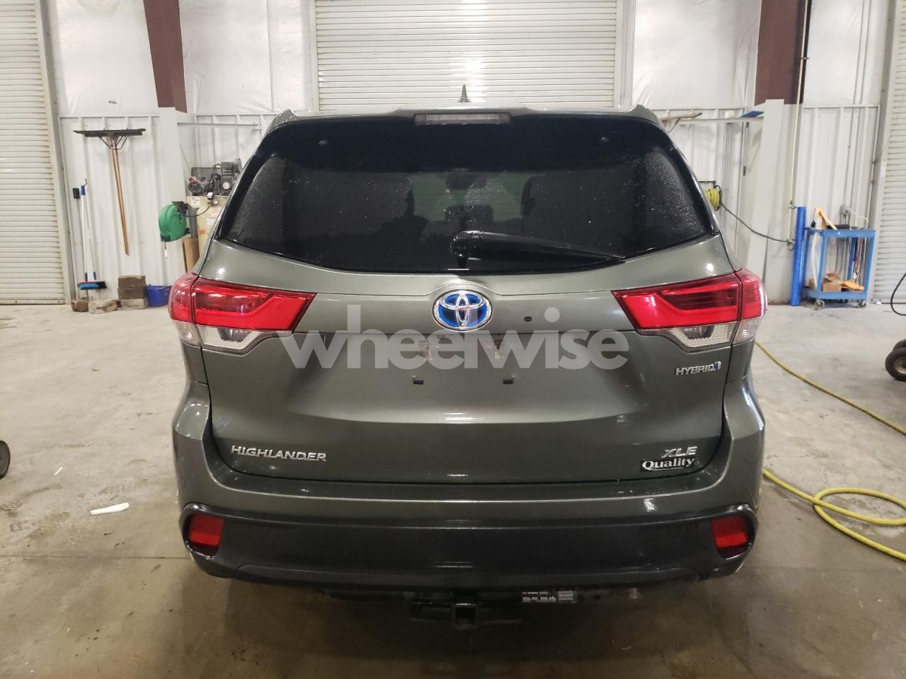 Photo 6 of 2019 TOYOTA HIGHLANDER HYBRID (VIN 5TDJGRFH0KS076125)