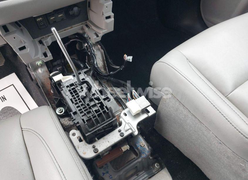 Photo 6 of 2019 Toyota Highlander HYBRID XLE (VIN 5TDJGRFH1KS055686)