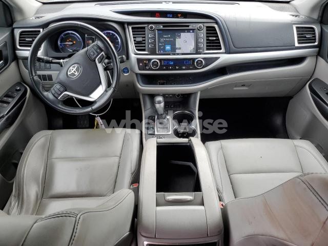 Photo 11 of 2019 TOYOTA HIGHLANDER HYBRID (VIN 5TDJGRFH1KS060743)