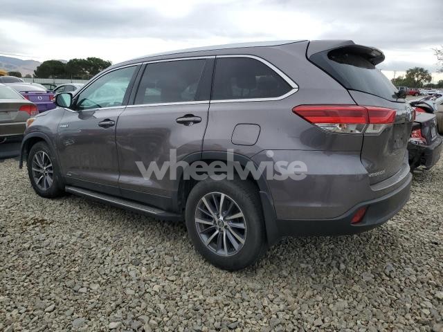 Photo 3 of 2019 TOYOTA HIGHLANDER HYBRID (VIN 5TDJGRFH1KS060743)
