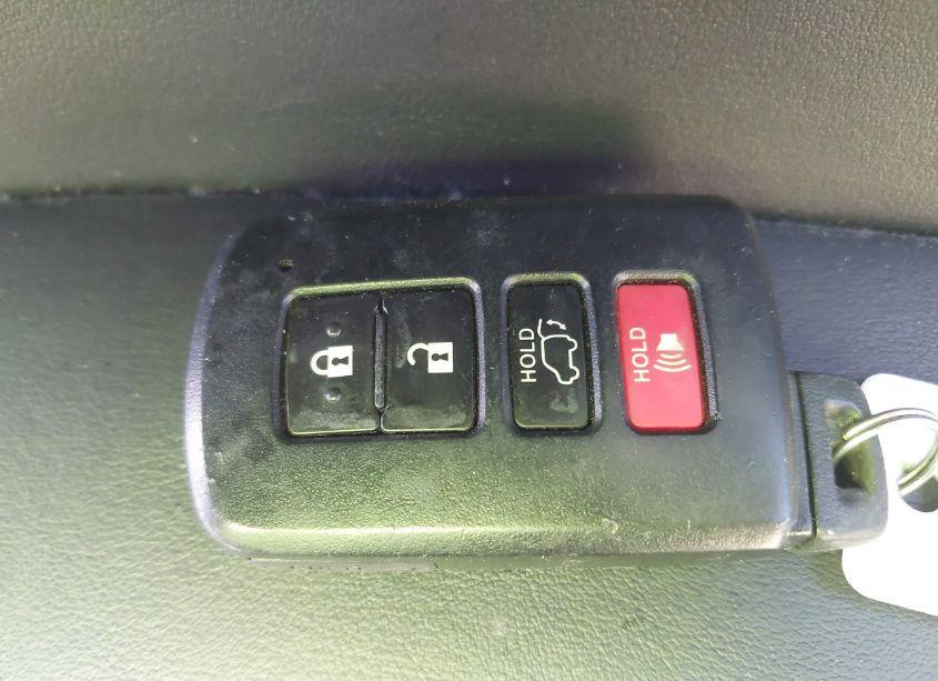 Photo 11 of 2018 Toyota Highlander HYBRID XLE (VIN 5TDJGRFH2JS044131)