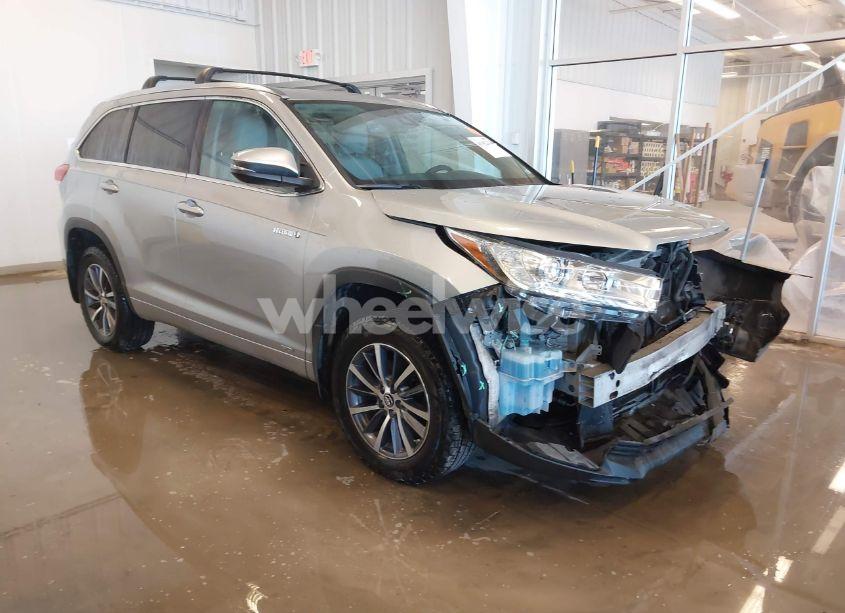 2017 Toyota Highlander HYBRID XLE (VIN 5TDJGRFH3HS023895) main photo