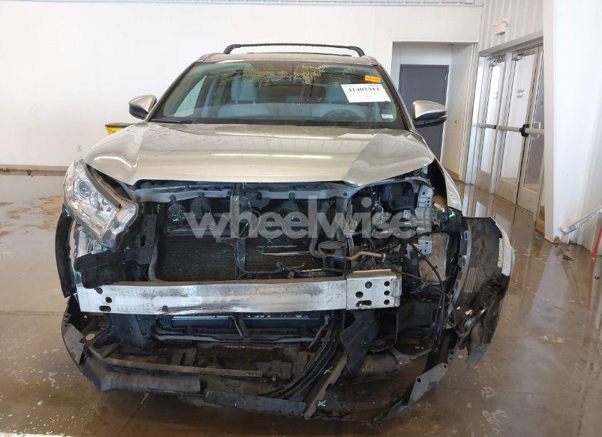 Photo 13 of 2017 Toyota Highlander HYBRID XLE (VIN 5TDJGRFH3HS023895)