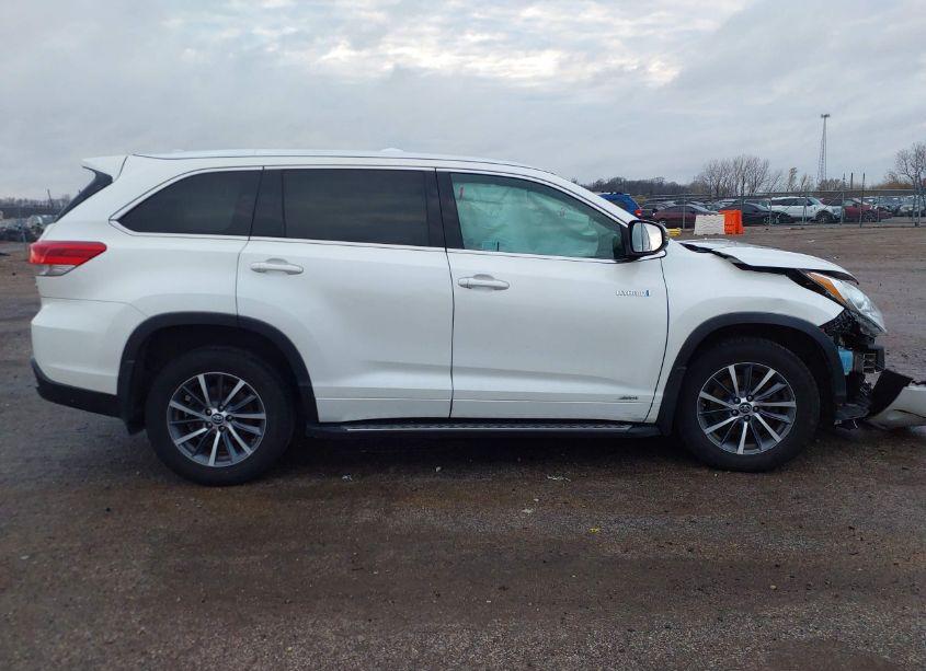 Photo 14 of 2017 Toyota Highlander HYBRID XLE (VIN 5TDJGRFH5HS028726)