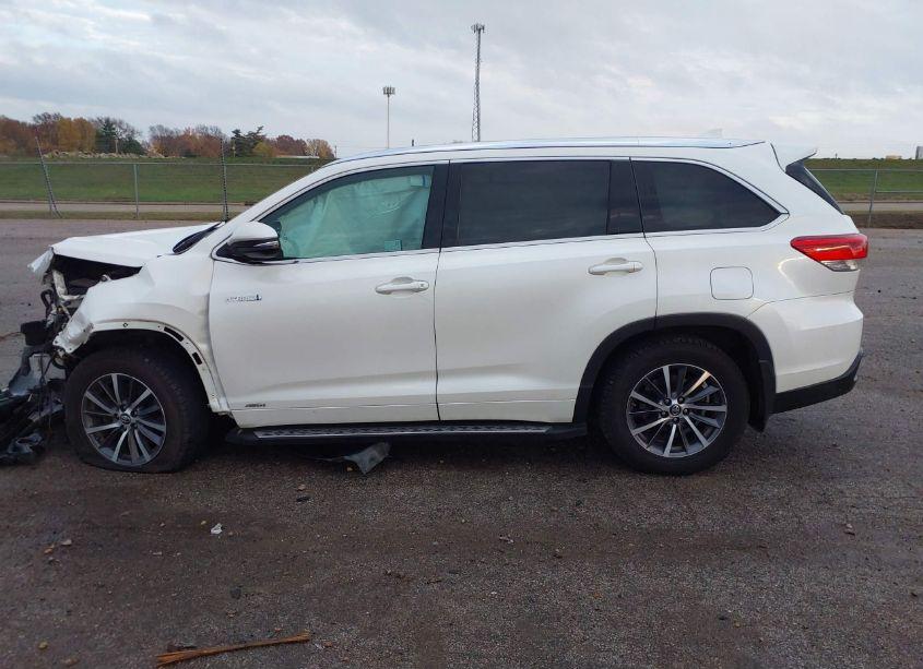 Photo 15 of 2017 Toyota Highlander HYBRID XLE (VIN 5TDJGRFH5HS028726)