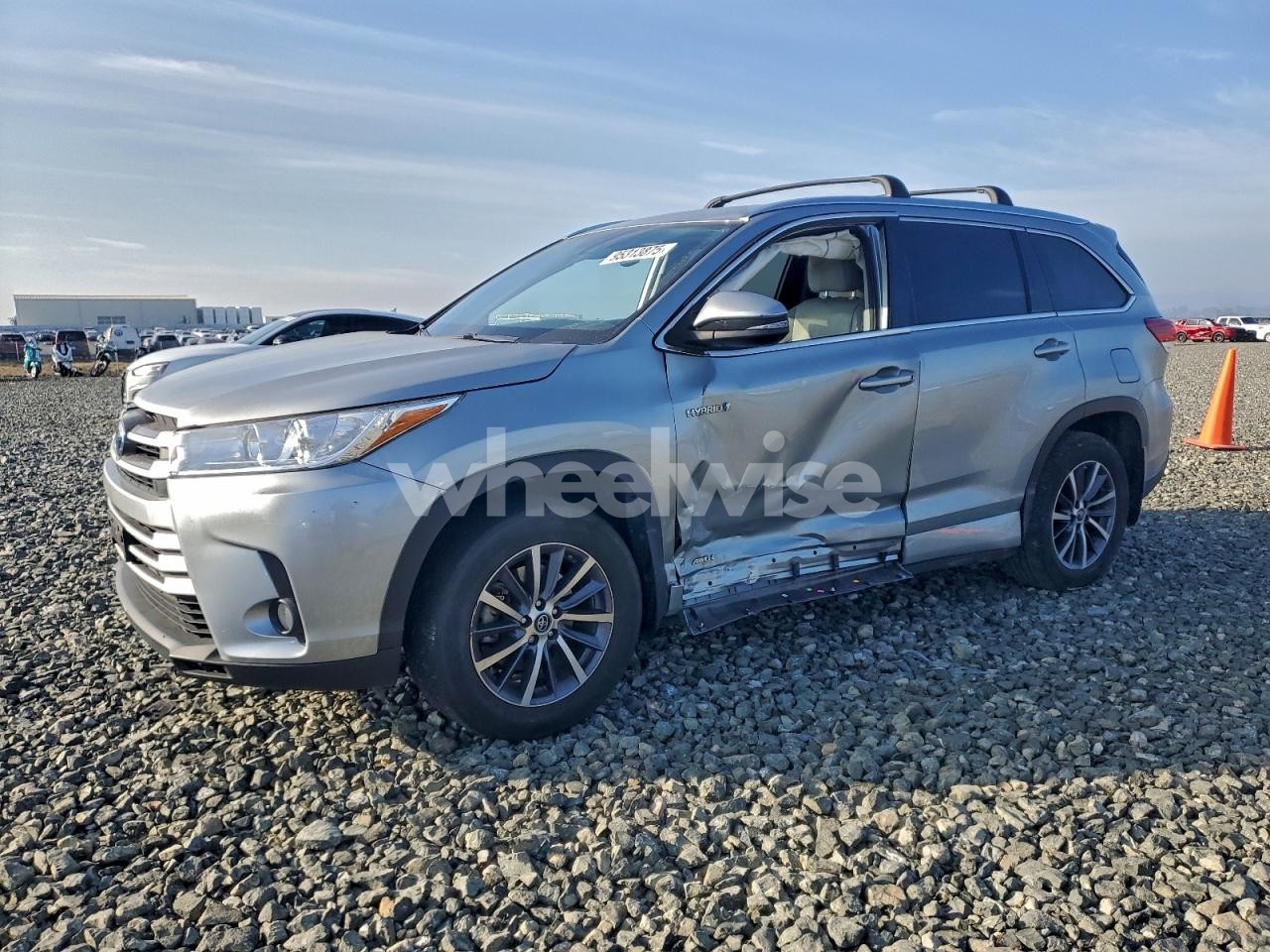 2018 TOYOTA HIGHLANDER HYBRID (VIN 5TDJGRFH5JS038291) main photo