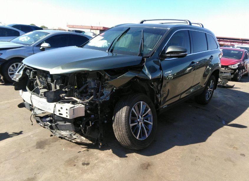 Photo 2 of 2019 Toyota Highlander HYBRID XLE (VIN 5TDJGRFH5KS060728)
