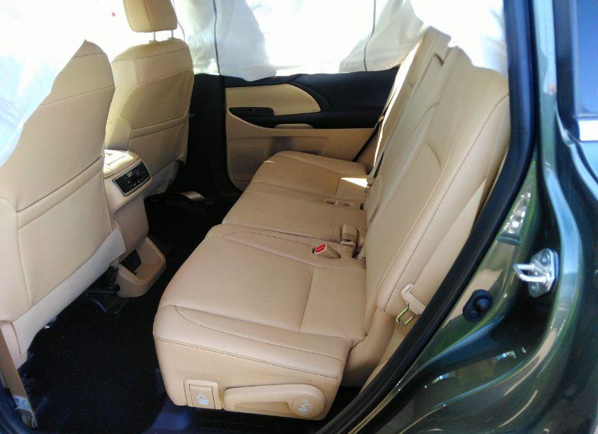 Photo 8 of 2019 Toyota Highlander HYBRID XLE (VIN 5TDJGRFH5KS060728)