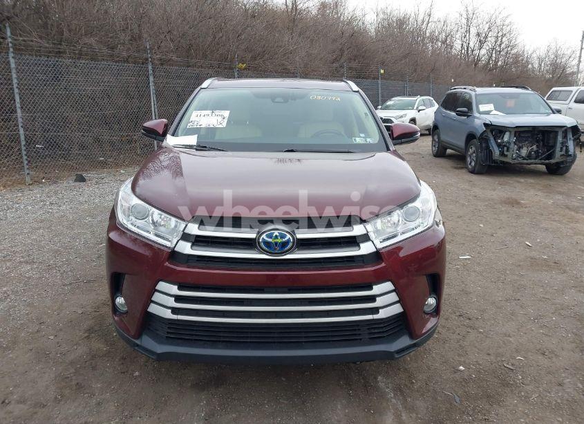 Photo 12 of 2017 Toyota Highlander HYBRID XLE (VIN 5TDJGRFH6HS030792)